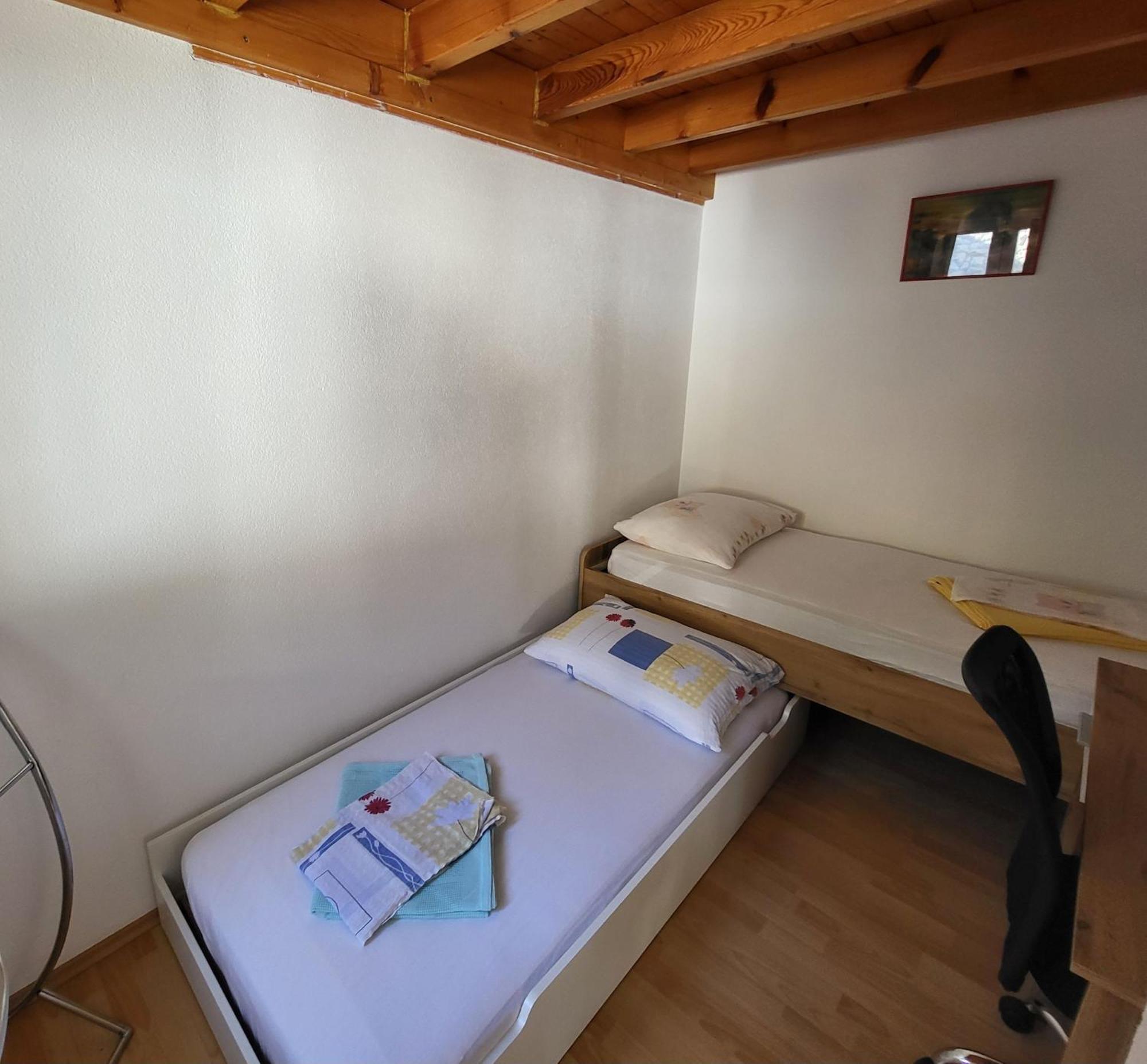 Apartmani Amila-Pisak Exteriör bild