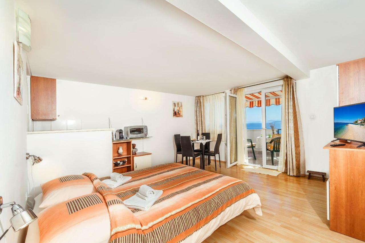 Apartmani Amila-Pisak Exteriör bild