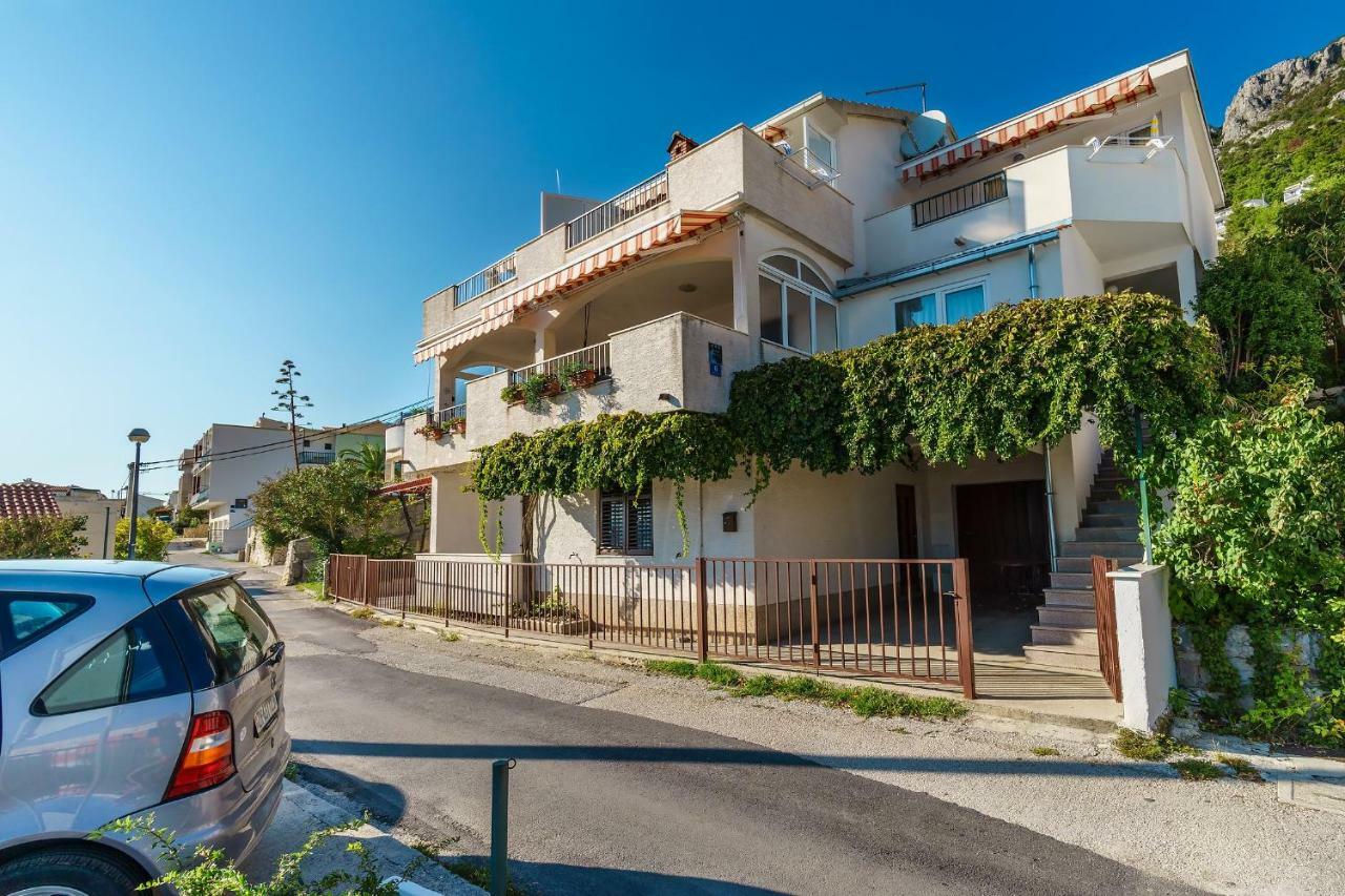 Apartmani Amila-Pisak Exteriör bild