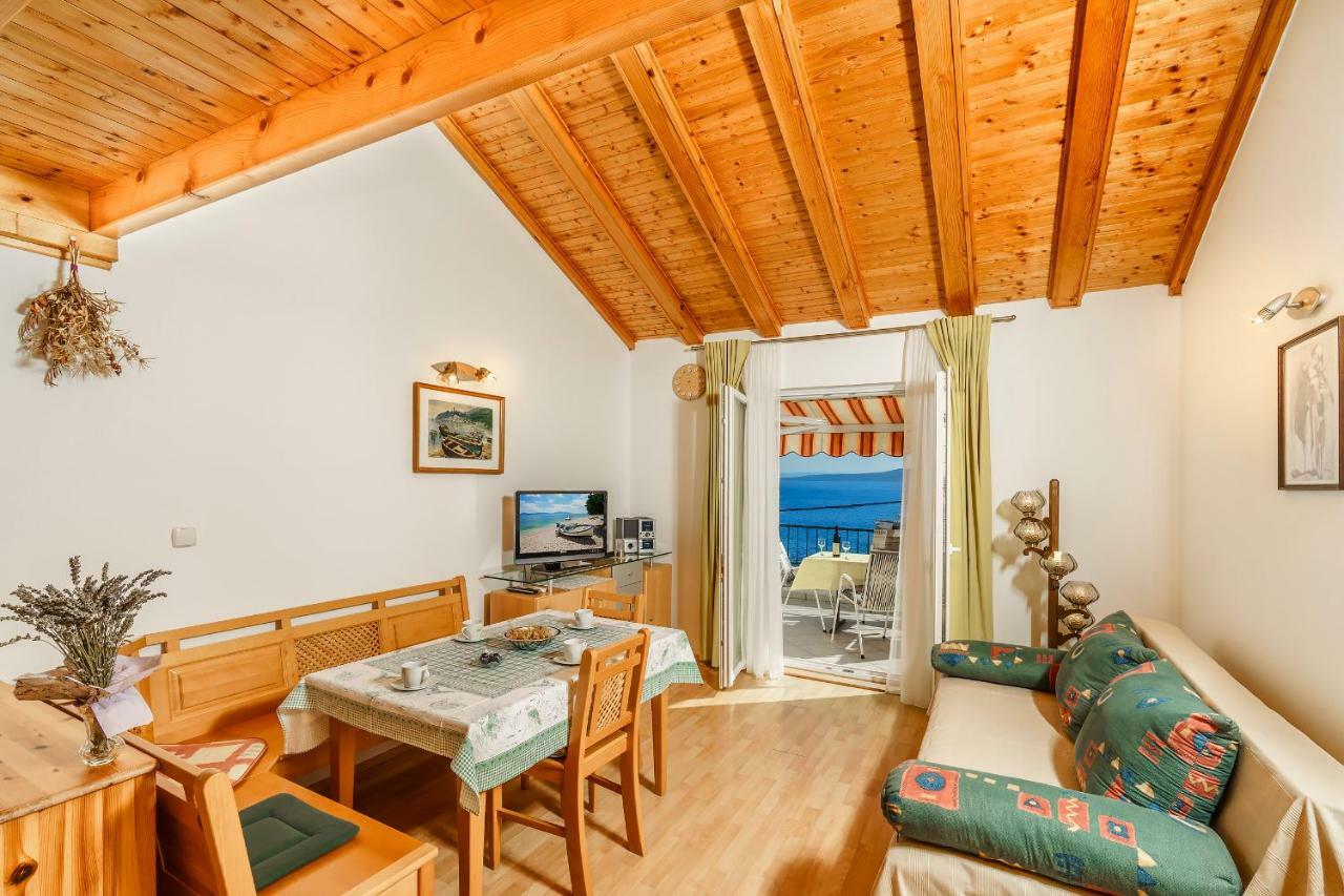 Apartmani Amila-Pisak Exteriör bild