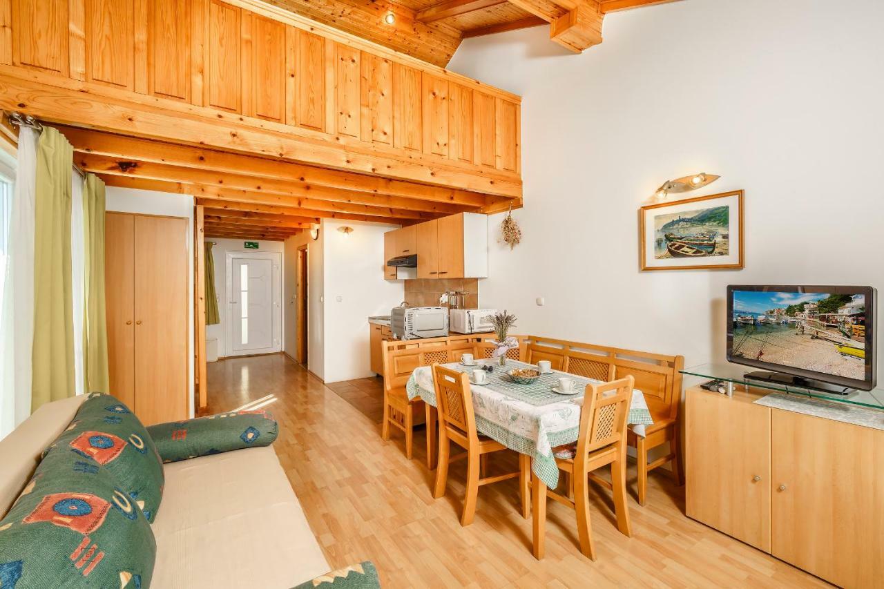 Apartmani Amila-Pisak Exteriör bild