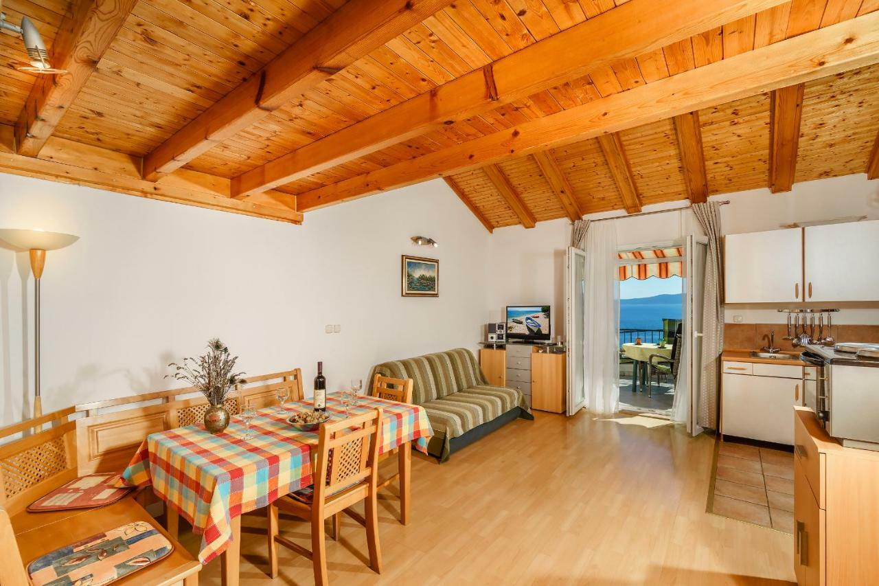 Apartmani Amila-Pisak Exteriör bild